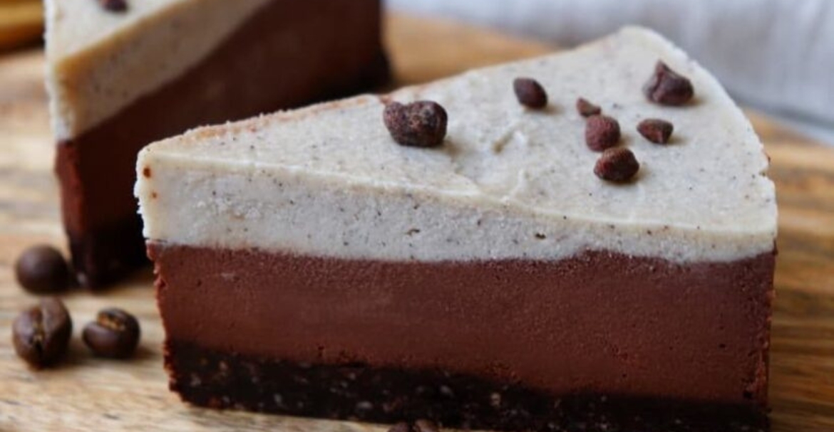 Sirova cappuccino torta by Foodoris